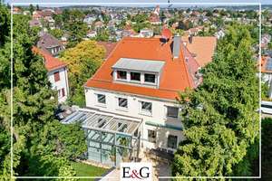 - Einzigartiges Wohnjuwel auf der Gänsheide - Lichtdurchflutete Stadtvilla mit zeitloser Eleganz