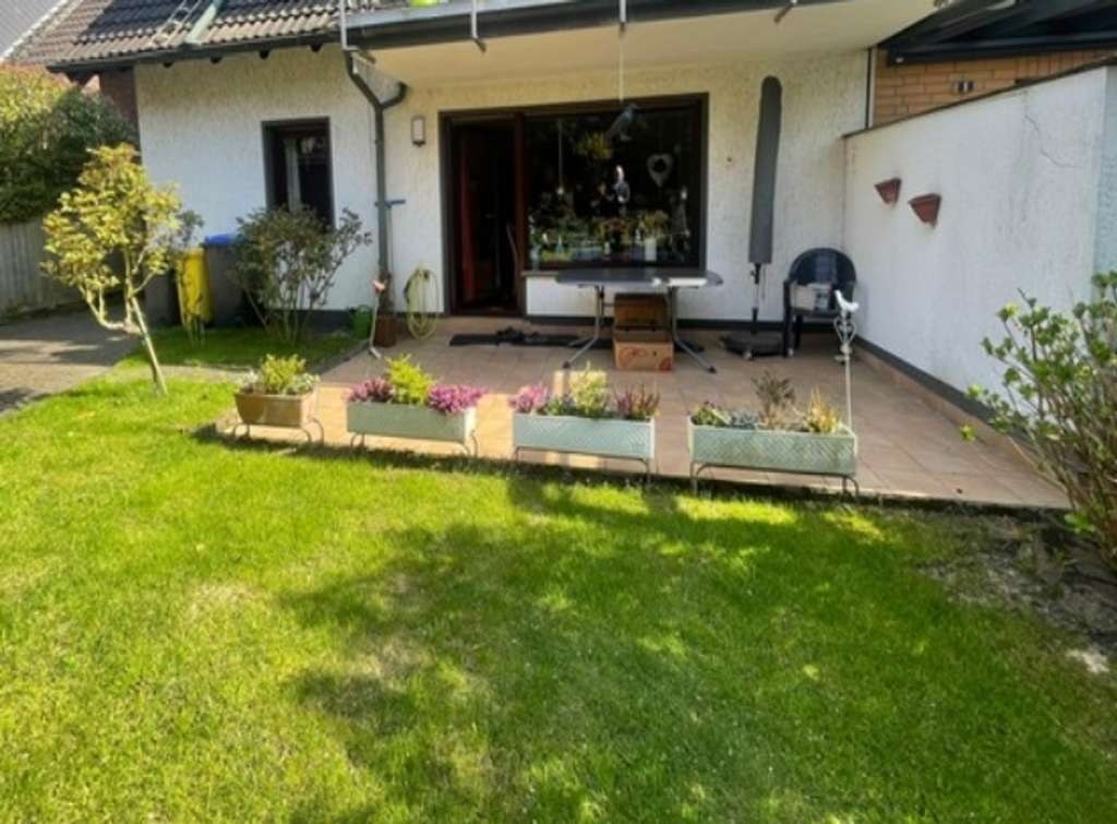 ... wie im eigenen Haus mit Terrasse, Garten und Garage
