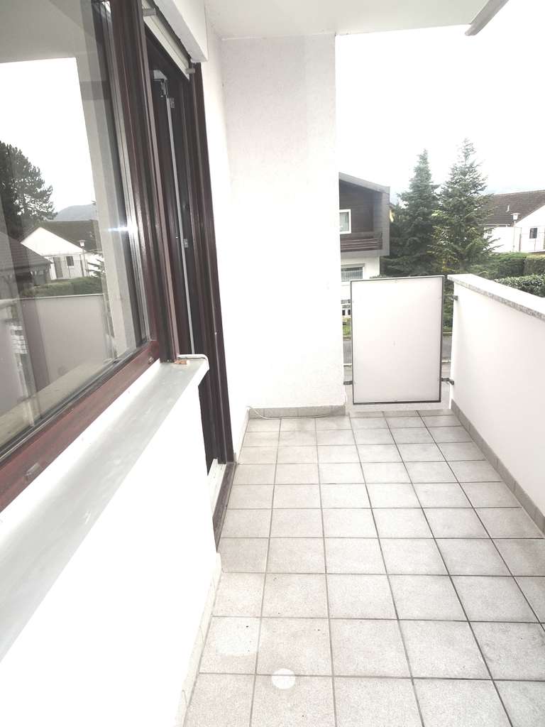 Immobilie in Heddesheim - In  Seenähe: sehr gut aufgeteilte 3 ZKB mit Balkon und Garage - Bild 4