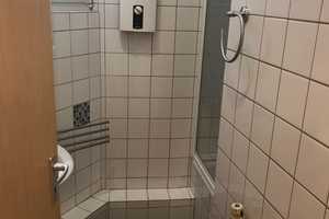 Modernisierte 2-Raum-Wohnung mit Einbauküche in Krefeld – Krefeld – Vorschaubild 5