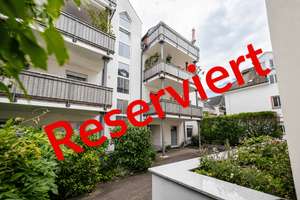 Schlosspark vor der Tür. Bezugsfreie 3-Zimmer-Wohnung mit Balkon, Aufzug & TG-Stellplatz!