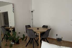 UNTERMIETE: Möblierte 2-Zimmer-Wohnung mit 2 Balkonen in Düsseldorf Stadtmitte | Juli & August 2026 – Die vollständige Adresse der Immobilie erhältst du vom Anbieter., 40211 Stadtmitte, Düsseldorf – Vorschaubild 2