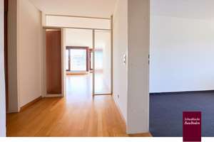 Stuttgart-Botnang: Attraktive 3,5-Zi.-Wohnung im 6. OG, Terrasse/Loggia, Parkett & Einbauküche +++ – Belaustraße 18A, 70195 Botnang-Süd, Stuttgart – Vorschaubild 7