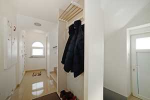 Ein wahres "Schmuckstück"
!Idyllisches Einfamilienhaus mit Nebengebäude -Nahe S-Bahn/Lochhausen! – München – Vorschaubild 3