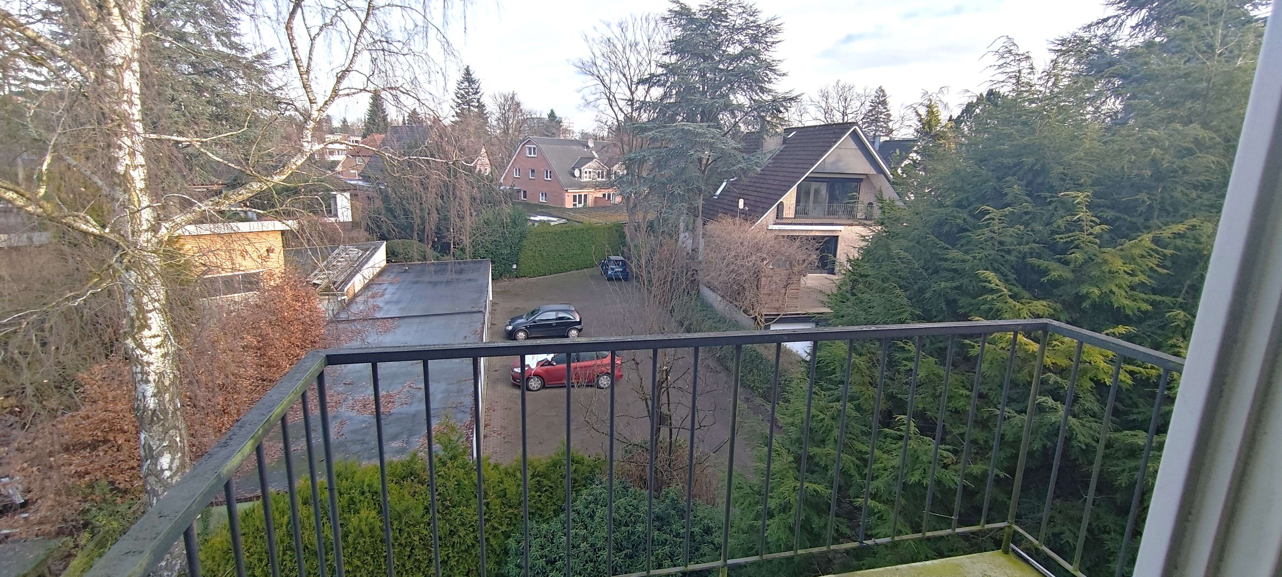 Renovierungsbedürftige 2-Zi.-DG-Whg. Nähe U-Bahn "Berne" mit Balkon und Garage, Hamburg – Bild 3