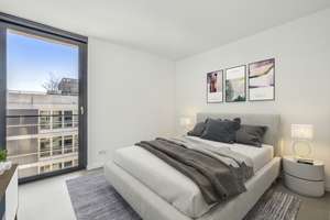Live Elevated – Charmantes 3-Zimmer-Apartment mit Loggia im exklusiven Colonnades – George-Stephenson-Straße 10, 10557 Moabit, Berlin – Vorschaubild 5