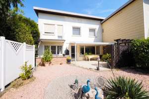 Charmantes Einfamilienhaus mit liebevoll angelegtem Garten in familienfreundlicher Lage von Saarb...
