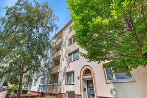Zentrale 3 Zimmerwohnung mit Balkon und Garage in der Südstadt