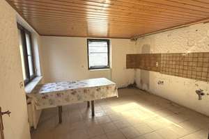 Wohnhaus mit großer Scheune - Platz für 7 Garagen - auf 1.700 m² Grundstück – Die vollständige Adresse der Immobilie erhältst du vom Anbieter., 88605 Sauldorf – Vorschaubild 4