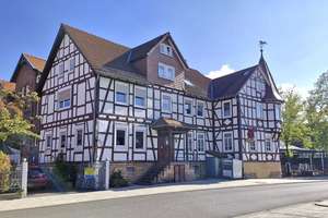 Möbliertes Ensemble mit 535 m² Fläche – vielseitiges Investitionsobjekt – Die vollständige Adresse der Immobilie erhältst du vom Anbieter., 35085 Ebsdorfergrund – Vorschaubild 2