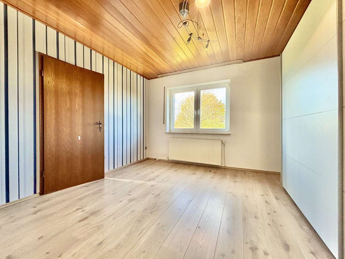 Immobilie in Reichshof - **Geräumiges Einfamilienhaus mit über 5.500 m² Grundstück in Randlage von Reichshof** - Bild 9