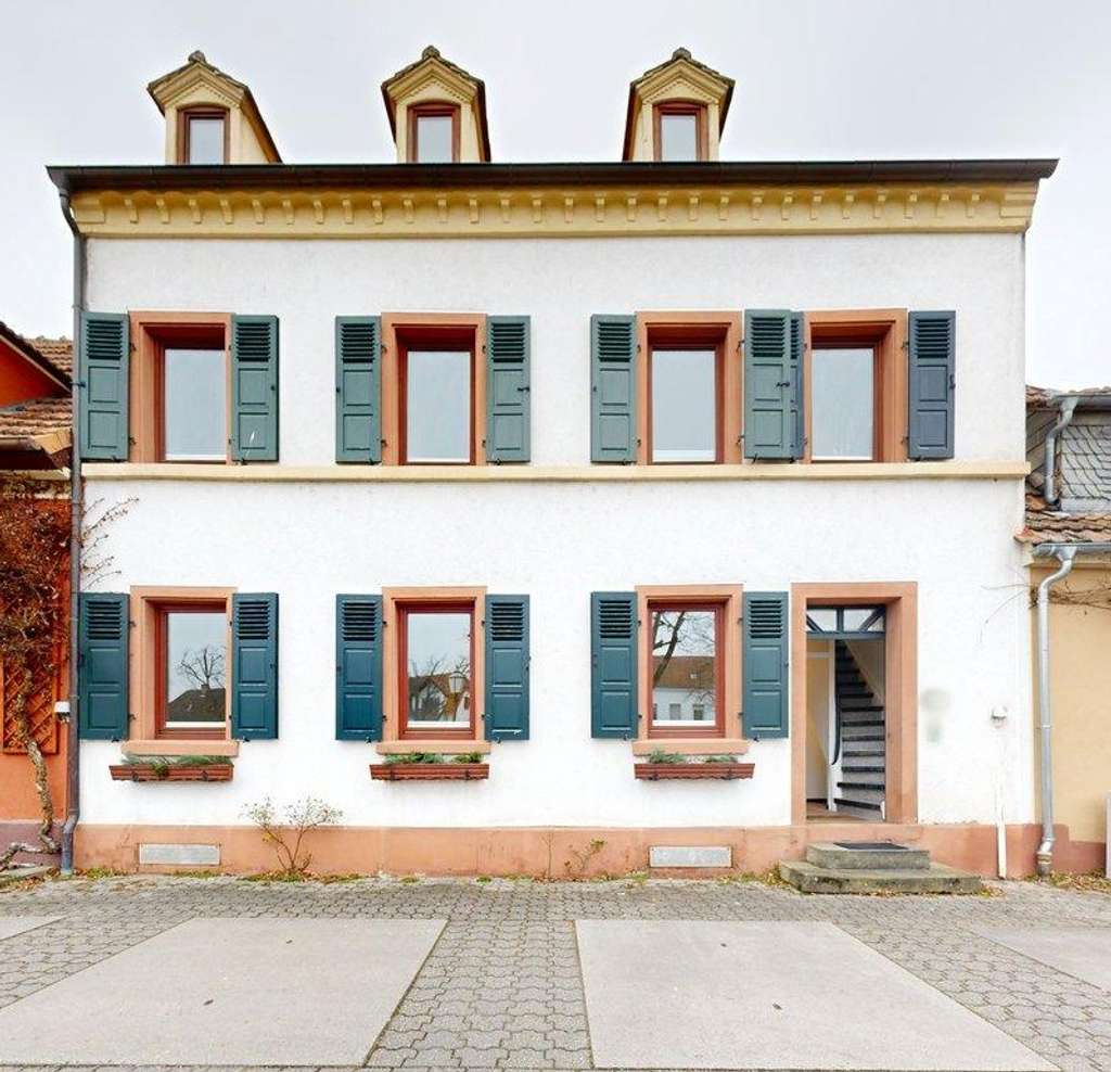 Immobilie in Germersheim - ~~ ZENTRAL GELEGENES STADTHAUS MIT INDIVIDUELLEM POTENZIAL ~~ - Bild 0