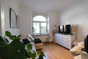 Schoppershof - Tolle Altbauwohnung im Hochparterre mit Einbauküche und großer Terrasse – Die vollständige Adresse der Immobilie erhältst du vom Anbieter., 90489 Veilhof, Nürnberg – Vorschaubild 1