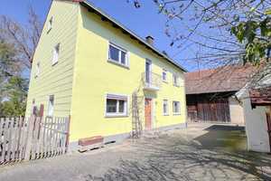 1.200 m² Grund! Platz für Ideen, Raum für Familie – Einfamilienhaus mit Scheune in Schwabach! – Schwabach – Vorschaubild 1