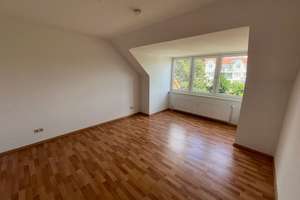 Helle 3-Zimmer-Dachgeschosswohnung mit Balkonblick in Hannover – Tresckowstraße 183, 30457 Wettbergen, Hannover – Vorschaubild 6