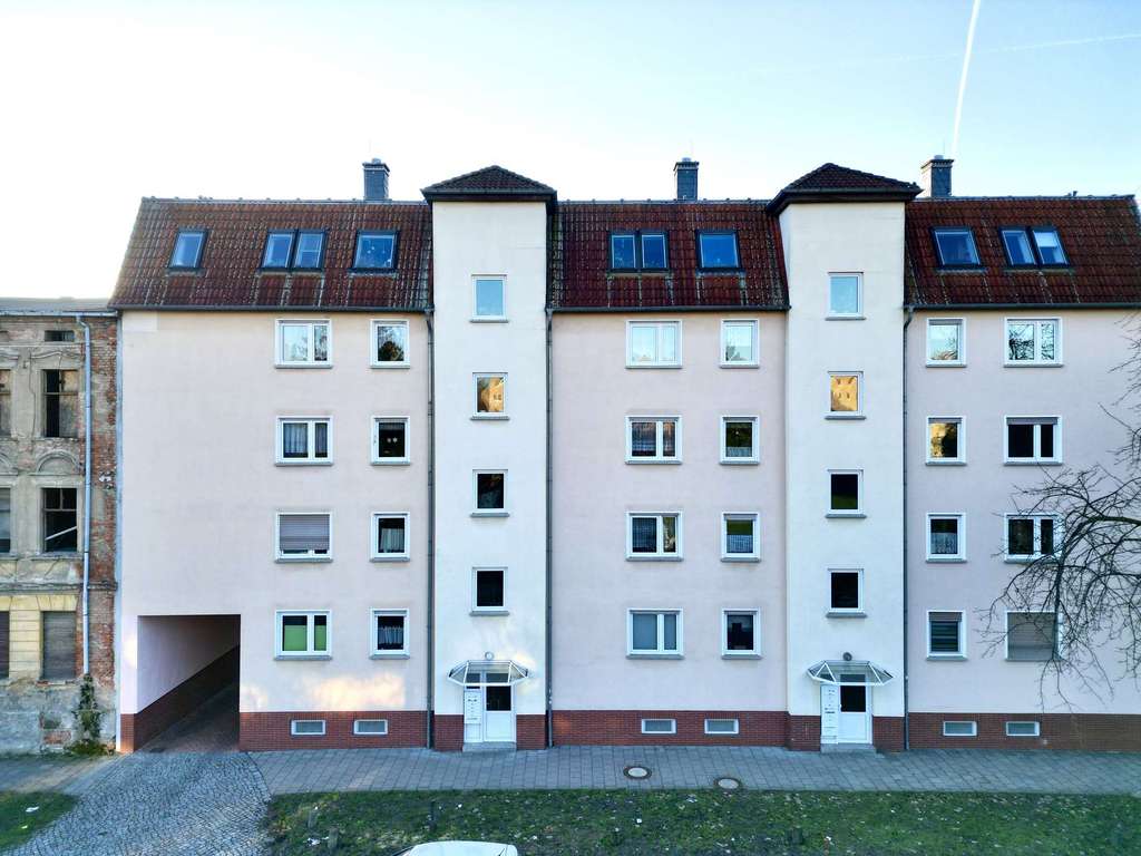 Immobilie in Schönebeck (Elbe) - Attraktive Kapitalanlage: Vermietete 2-Zimmer-Wohnung mit Balkon in Schönebeck - Bild 1