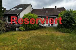 Kleines Einfamilienhaus mit Einliegerwohnung , 762 m² Grundstück - zum Modernisieren oder Neubauen! – Die vollständige Adresse der Immobilie erhältst du vom Anbieter., 33659 Senne, Bielefeld – Vorschaubild 1
