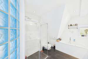 Exklusive Penthouse Wohnung am Killesberg mit viel Platz und traumhafter Aussicht, Loggia, 2 Garagen – Die vollständige Adresse der Immobilie erhältst du vom Anbieter., 70191 Mönchhalde, Stuttgart – Vorschaubild 6