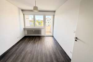 Wohnjuwel über der Donau – Lichtdurchflutete 4-Zimmer-Wohnung in Top-Lage von Regensburg – Die vollständige Adresse der Immobilie erhältst du vom Anbieter., 93059 Weichs, Regensburg – Vorschaubild 7