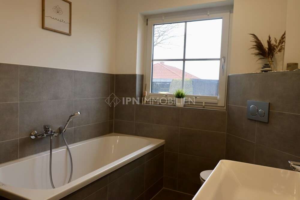 Immobilie in Poppendorf - Moderner, neuwertiger und großzügiger Bungalow mit großem Grundstück in Poppendorf - Bild 7