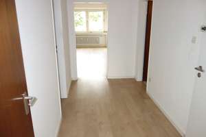 KOMFORTWOHNUNG IN OBERBILK 2 ZIMMER MIT BALKON WANNENBAD KOMPLETT LAMINAT 1. ETAGE / AUFZUG – Oberbilker Allee 280, 40227 Oberbilk, Düsseldorf – Vorschaubild 11