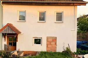 RESERVIERT - Gefragte Wohnlage am Stadtrand Coburgs – Die vollständige Adresse der Immobilie erhältst du vom Anbieter., 96450 Neuses, Coburg – Vorschaubild 2