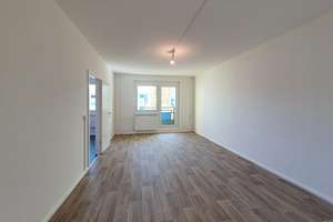 ***Ab 01.05.2026***Wir renovieren für Sie***3-Zimmer mit Balkon, Wannenbad und Aufzug***