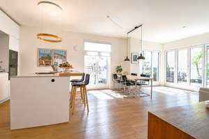 JAKOBSHOF: 4-Zi-Penthouse mit Stil & Format. Dachterrasse. Top-Interieur. Aufzug. 2 TG-Plätze. – Die vollständige Adresse der Immobilie erhältst du vom Anbieter., 40215 Friedrichstadt, Düsseldorf – Vorschaubild 2