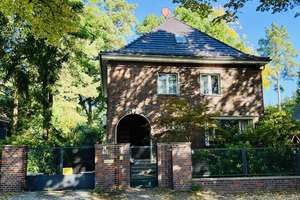Repräsentatives, modernisiertes Einfamilienhaus mit Pool und Sauna in Bestlage Berlin Westend