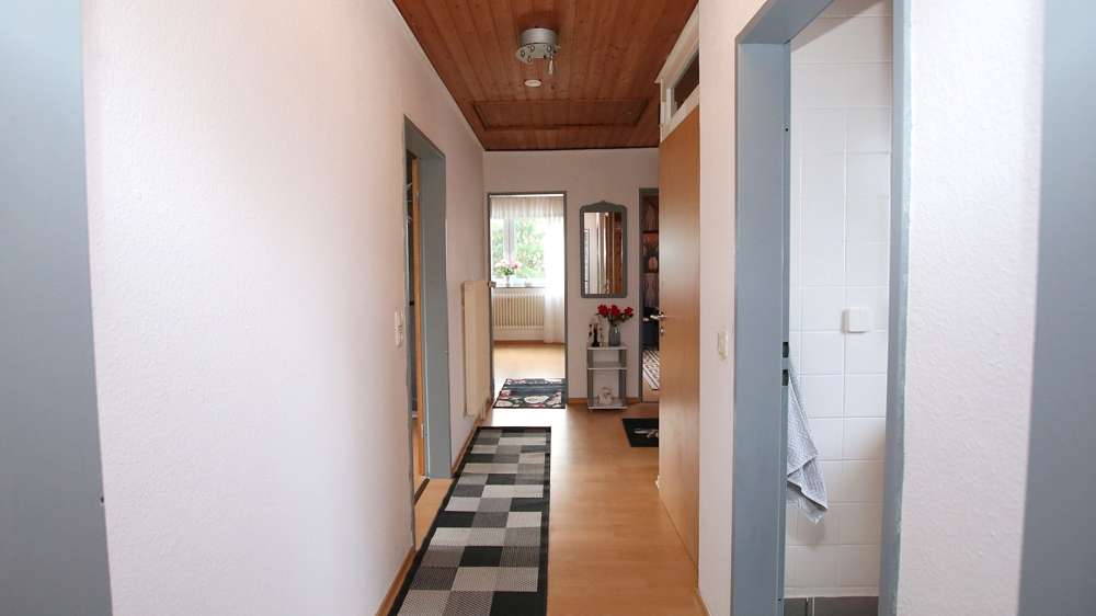 Immobilie in Edewecht - Ein-/Zweifamilienhaus mit großzü. Garten, Garage sowie abtrennbarem Bauplatz in Edewecht-Osterscheps - Bild 6