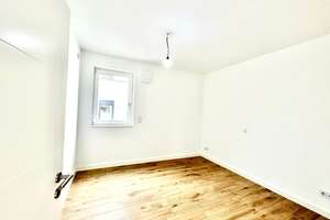 Wiesbaden 3br penthouse 120m² condo, rooftop, 2 parking, fitted kitchen 10min to Clay – Die vollständige Adresse der Immobilie erhältst du vom Anbieter., 65191 Bierstadt, Wiesbaden – Vorschaubild 11