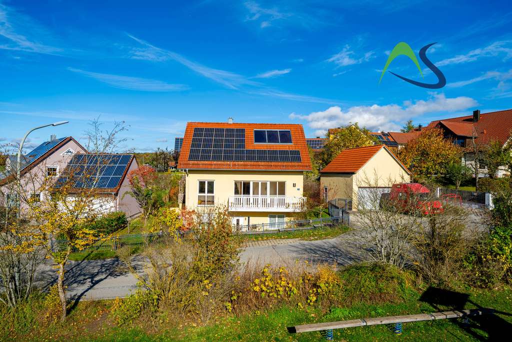 Immobilie in Hemau - Hausgefühl inklusive: Stilvolle Eigentumswohnung auf zwei großzügigen Etagen - Bild 3