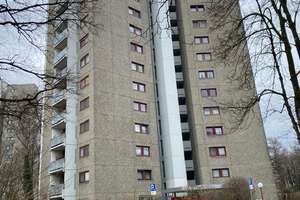Renovierungsbedürftige 3-Zimmer Wohnung im 13. OG in München Obersendling