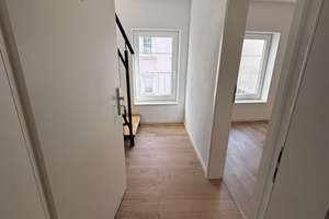Kernsanierte 2-Zimmer-Maisonette mit großer Dachterrasse und Blick auf die Marienkirche – Die vollständige Adresse der Immobilie erhältst du vom Anbieter., 72764 Reutlingen-Mitte, Reutlingen – Vorschaubild 9
