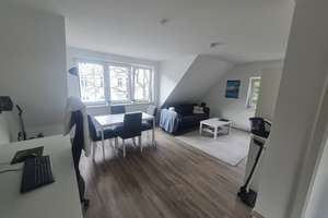 Helle 2-Zimmer Dachgeschosswohnung in Hamburg-Wandsbek