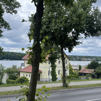 Großzügige Altbauwohnung | Loggia & Stellplätze | klassische Villa | Grünheide | bei Tesla