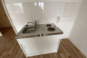 Hochparterrewohnung mit Balkon nahe dem S-Bhf. Springpfuhl neu zu vermieten - WBS erforderlich ! – Marzahner Chaussee 192a, 12681 Marzahn, Berlin – Vorschaubild 6