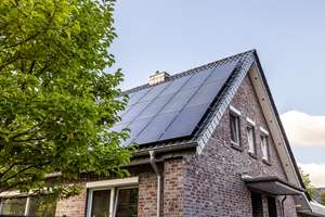 *** RIESEN GARAGE! - MODERNES HAUS mit PV in SELTENER SACKGASSENLAGE und SEHR GUTER ANBINDUNG *** – 27751 Ländlicher Osten, Delmenhorst – Vorschaubild 1