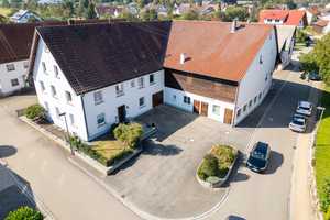 Zweifamilienhaus mit geräumigen Lagerflächen und angrenzenden Scheunen – Alb-Donau-Kreis – Vorschaubild 2