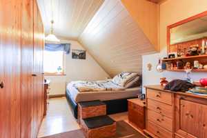 Zweifamilienhaus mit Einliegerwohnung, Gewerbehalle, Garagen, Werkstatt und Garten in ruhiger Lage – Regensburg (Kreis) – Vorschaubild 9