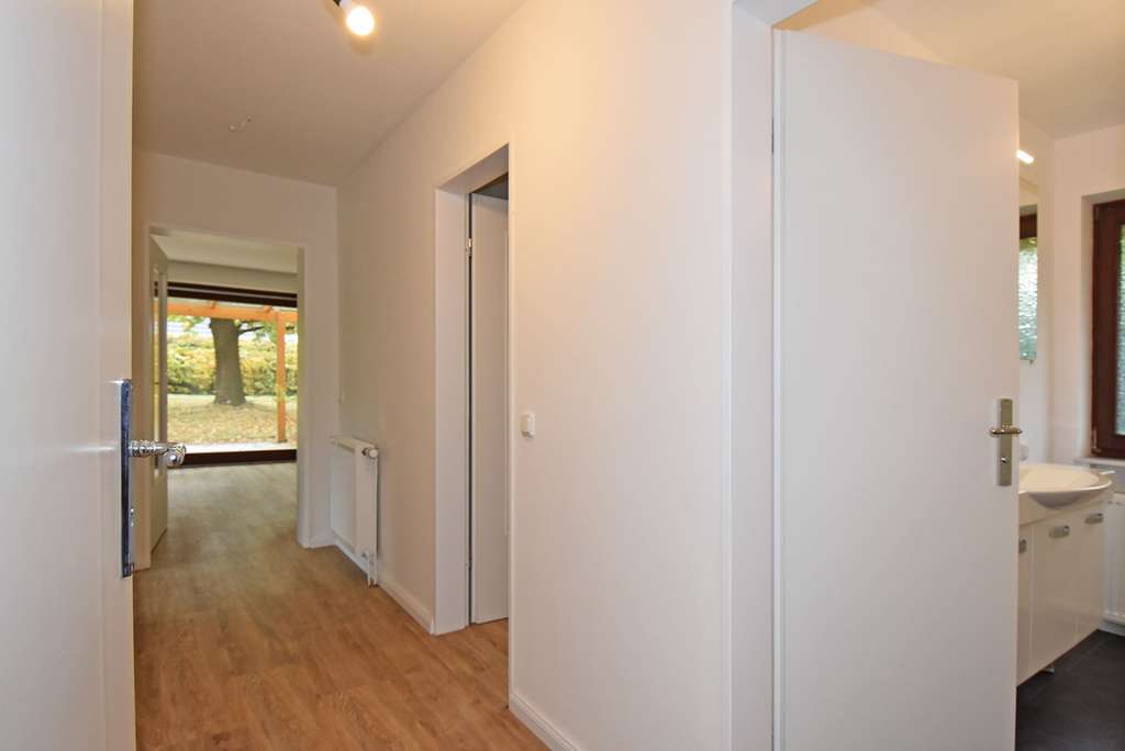 Immobilie in Wohltorf - Ideal für Paare und kleine Familien: Teilrenoviertes Einfamilienhaus mit 4 Zimmern und Vollkeller - Bild 2