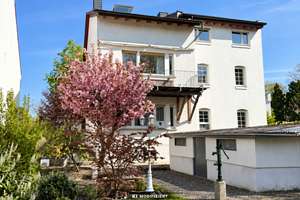 Freistehendes Dreifamilienhaus mit einer freien Einheit und Entwicklungspotenzial – 60386 Fechenheim, Frankfurt am Main – Vorschaubild 1