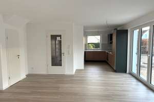 ...Neubau Erstbezug! Attraktives und modernes Reihenhaus mit S- W Terrasse und zwei Stellplätzen  – Hamburger Str. 66 a, 21493 Schwarzenbek – Vorschaubild 9