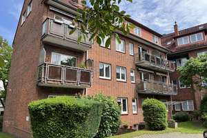 Gemütliche 2-Zimmer-Dachgeschoss-Maisonette-Wohnung mit Spitzboden am grünen Villenviertel