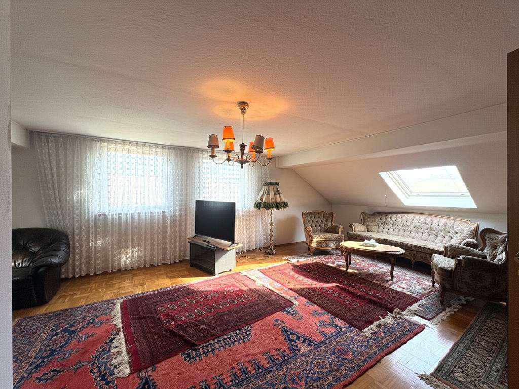 Immobilie in Stadecken-Elsheim - Großzügiges Einfamilienhaus mit Terrasse und Garten in Feldrandlage - Bild 6