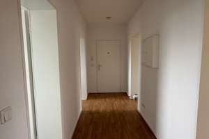 Schöne 3-Zimmer-Wohnung mit Loggia und inkl. Keller in Hamburg-Eißendorf – Strucksbarg 49, 21077 Eißendorf, Hamburg – Vorschaubild 2