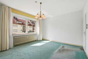 Liebhaber aufgepasst: Altbauwohnung mit Loggia, Gartenmitbenutzung und Doppelgarage ! – Die vollständige Adresse der Immobilie erhältst du vom Anbieter., 50996 Rodenkirchen (Ortsteil), Köln – Vorschaubild 5