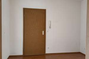 Vielseitig nutzbar: Vermieten oder einziehen – gepflegte DG-Wohnung in Top-Lage – Löschenhofweg 111, 47829 Uerdingen, Krefeld – Vorschaubild 3