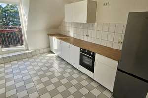 Kernsanierte 3-Zimmer-DG-Wohnung mit Wohnküche, neuer EBK und Sonnenterrasse in Eller – 40229 Eller, Düsseldorf – Vorschaubild 2