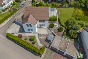 Gepflegtes Einfamilienhaus mit überdachter Terrasse und Garten – Ludwigsburg (Kreis) – Vorschaubild 4